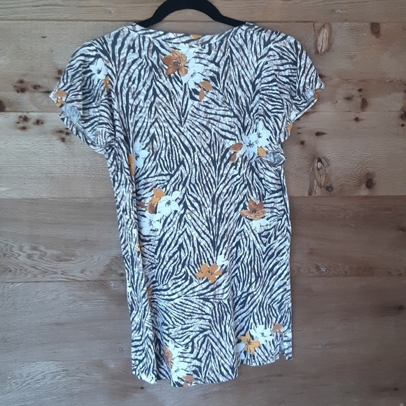 T. La Wayfaring Floral Zebra Stripe Tee Size XS - Picture 2 of 4